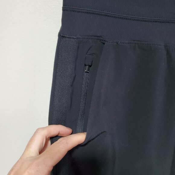 ATHLETA Nolita Slim Tapered Leg Crop Pants Travel Stretch Black Women's 4 x 25" - Picture 3 of 16